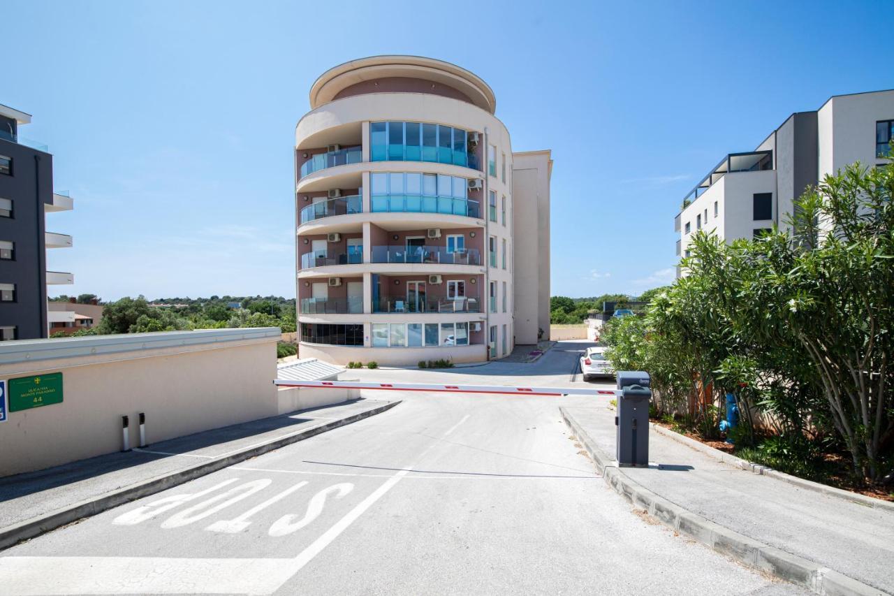 Monte Paradiso Sun Apartment Pula Exteriör bild